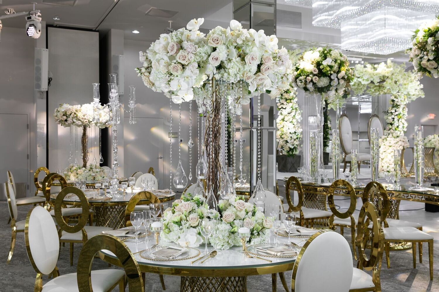 Grand Centerpieces rental